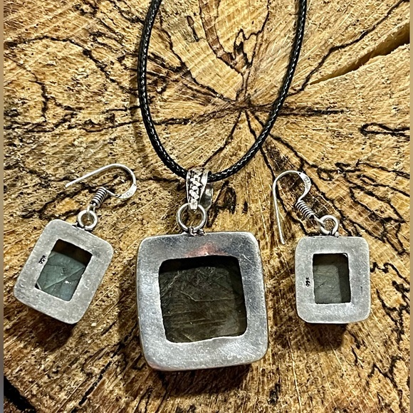 Labradorite Pendant & Earrings Set - Picture 5 of 13